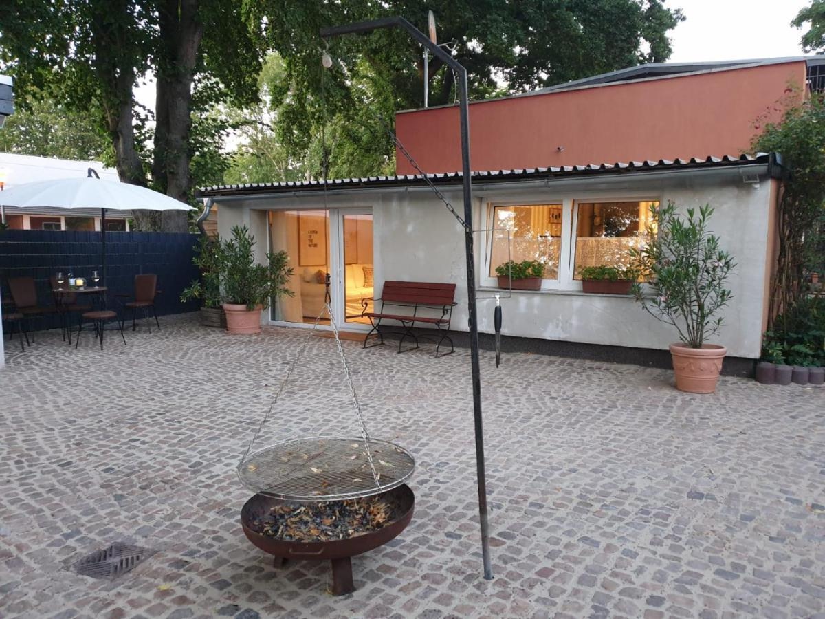 Ferienwohnung Lindenhof, Zentrumsnah Mit Terrasse Und Grillmoeglichkeit Magdeburg Bagian luar foto