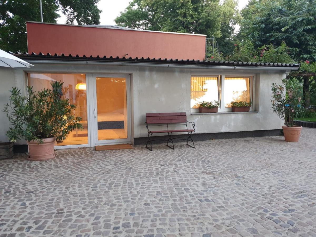 Ferienwohnung Lindenhof, Zentrumsnah Mit Terrasse Und Grillmoeglichkeit Magdeburg Bagian luar foto